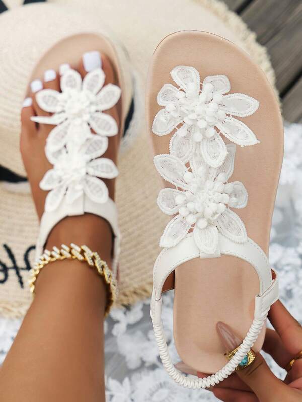 Elegant White Floral Women Flat Sandals - Open Toe Design, Easy To Slip On, Decorative Leaf Pattern, TPU Outsole, Synthetic Material, Suitable For Casual Or Formal Occasions, Strappy Sandals