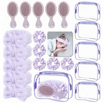 Set de artículos esenciales para fiesta de pijamas para mujeres - Suministros de fiesta de spa de poliéster, herramientas de limpieza facial no eléctricas de color púrpura con diademas, peines y bolsa de almacenamiento para despedida de soltera, pijamada, kit de eliminación de maquillaje de spa, bolsas de almacenamiento, set de scrunchies, bolsas de regalo, accesorios de sueño de spa - Perfecto para fiestas de cumpleaños de spa y grupos de pijamadas