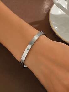 Star Detail Cuff Bangle - Gold - View 10