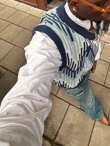 ANDREILEE Autumn Geometric Pattern Knit Casual Loose Fit V-Neck Sleeveless Vest, Versatile Business Unisex Pullover Top - Blue - View 2