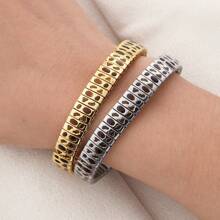 1PC Stylish And Simple Elastic Stainless Steel Bracelet With Paw Prints And Leopard Print Patterns, Suitable For Women's Daily Wear And As A Holiday Or Birthday Gift