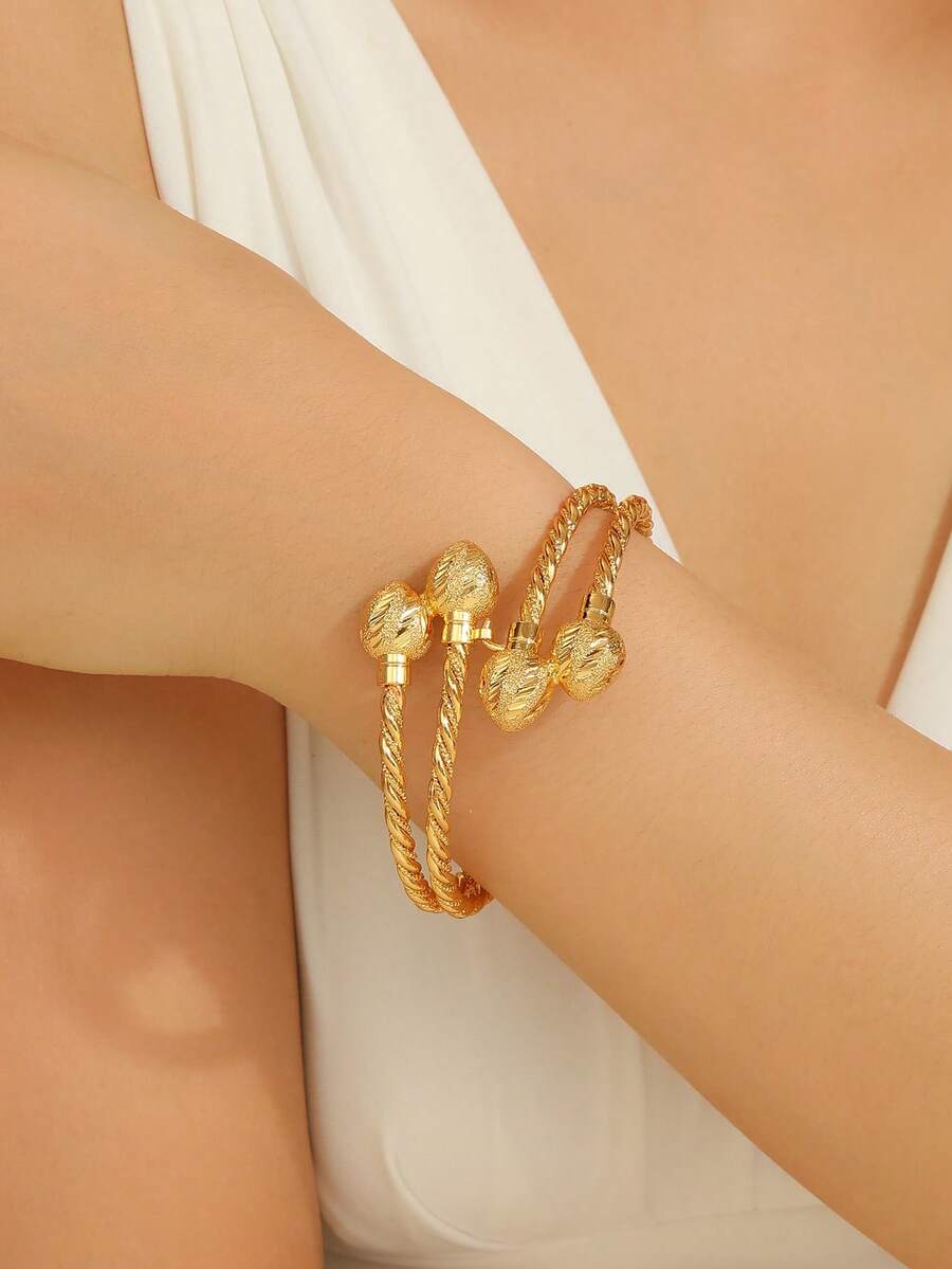 سوار أنيق مزدوج الطبقات بشكل حبل مجدول مزين بقلبين للنساء، مناسب للحفلات والهدايا والاستخدام اليومي قطعة واحدة