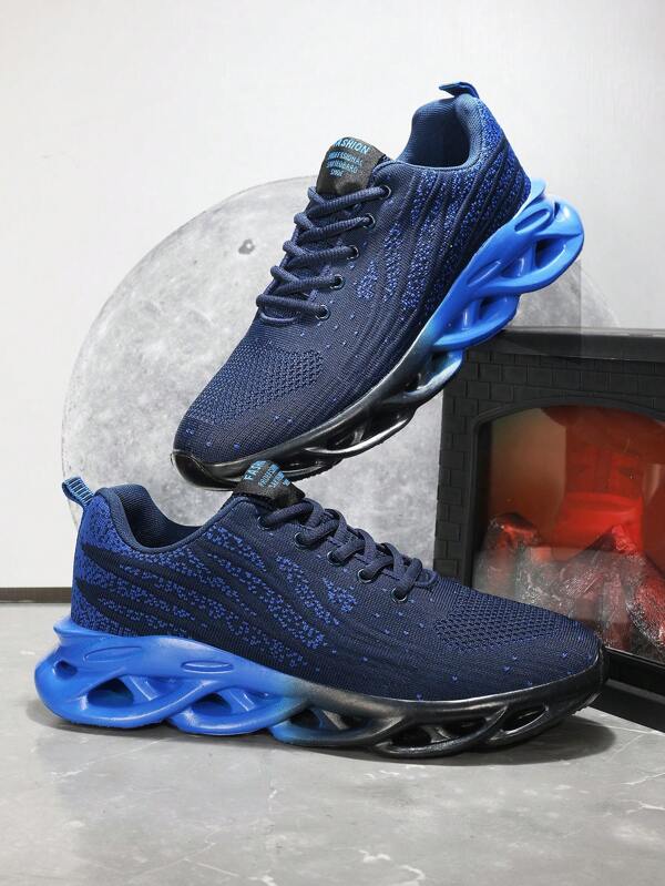 A Pair Of Men's Outdoor Casual Sports Shoes For All Seasons, Featuring Gradient Color Matching, Non-Slip And Wear-Resistant Soles.