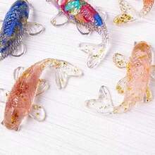 Natural Crushed Crystal Gravel Stone Resin Koi Lucky Fish Home Ornament Healing Crystal Gravel Gemstone Feng Shui Fish Decoration