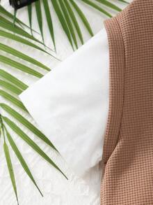 3 件套幼儿男童休闲简约灰色和棕色恐龙刺绣二合一华夫格短袖上衣、恐龙刺绣短裤和帽子 3 件套服装，夏季