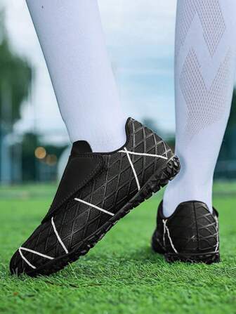 1 Pair Of Children's PU Leather Wear-Resistant, Broken Nail Anti Slip Professional Children's Football Shoes Suitable For Daily Exercise In All Seasons