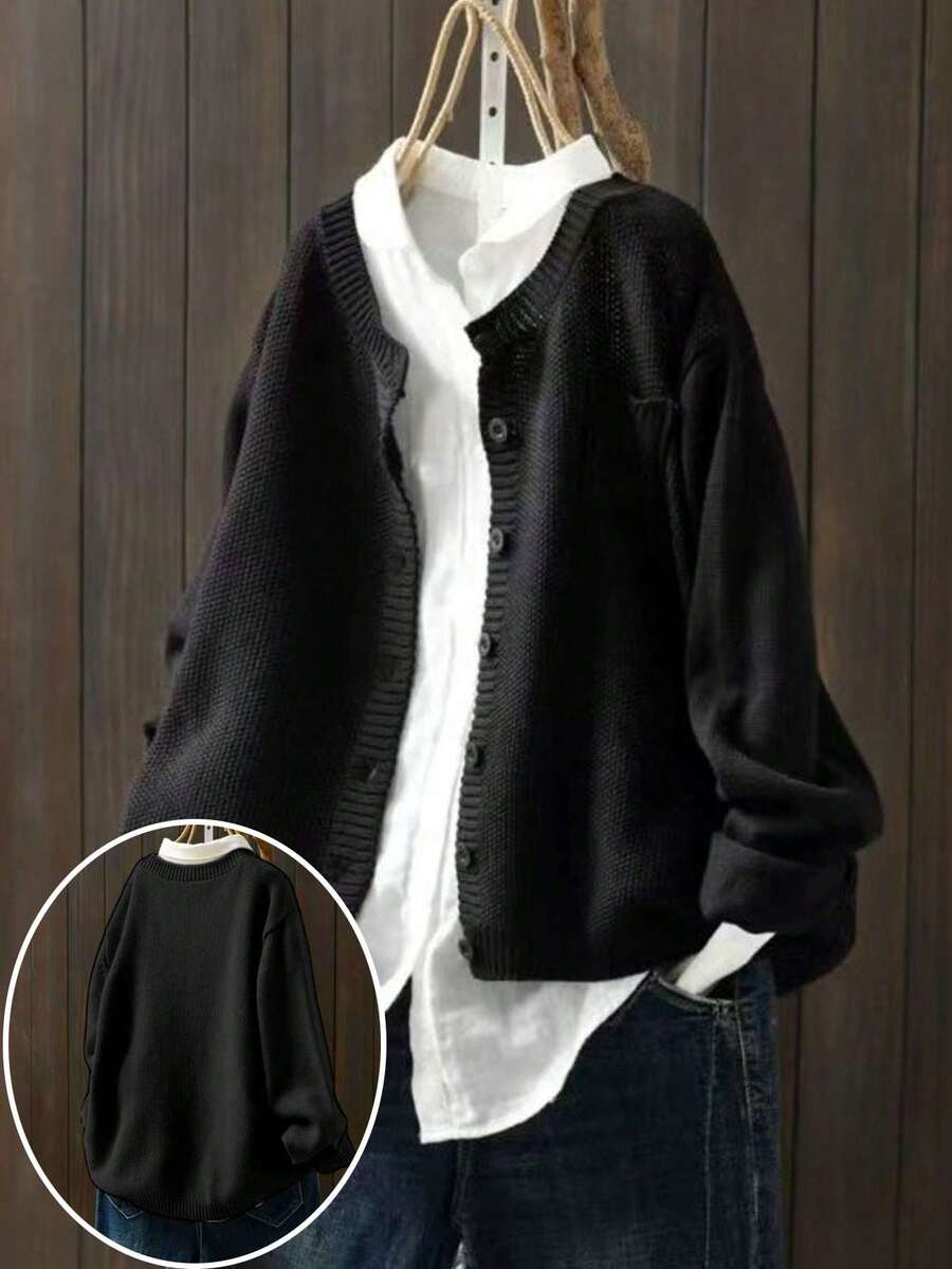 Cárdigan casual de cuello redondo de manga larga con botones frontales y bolsillo, en talla grande y unicolor - Negro - Ver 1
