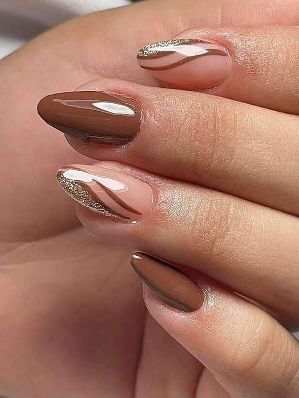 2025 Herbst/Winter Neue Einfache Glänzende Wassertropfen Nägel 24 Stücke Set im Europäischen und Amerikanischen Stil, Kaffeefarben asymmetrische Glitzerlinien
