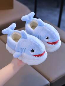 1 Pair Kids Cute Cartoon Shark Soft Plush Comfortable Slippers, Non-Slip Indoor Shoes, Autumn/Winter - Blue and White - View 4