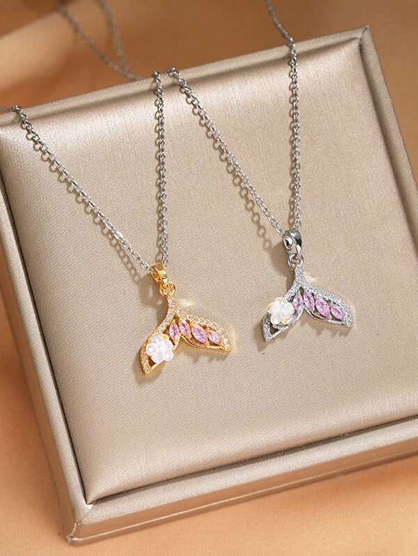 1 Piece Of Cute And Simple European And American Hollowed Out Fish Tail Design Collarbone With Small Flower Necklace Suitable For Giving Friends Birthday Gifts