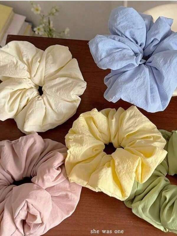 1pc Women's Cream Color Fluffy Sponge Scrunchie, Donut Hair Tie, Ponytail Holder, Sweet & Simple Design, Versatile, Suitable For Daily Use
