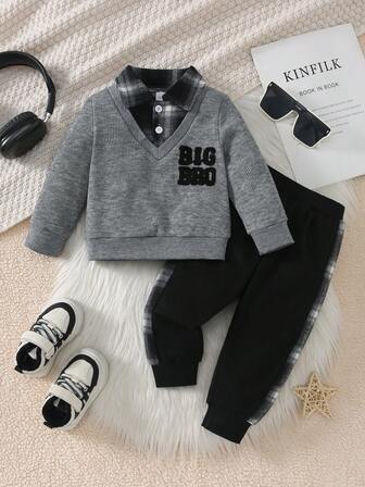 Conjunto de 2 piezas para niños pequeños, estilo escolar casual: Parte superior de manga larga con cuello a cuadros grises y media cremallera, con bordado de letra, y pantalones largos a cuadros grises y en bloque de color negro, para otoño/invierno