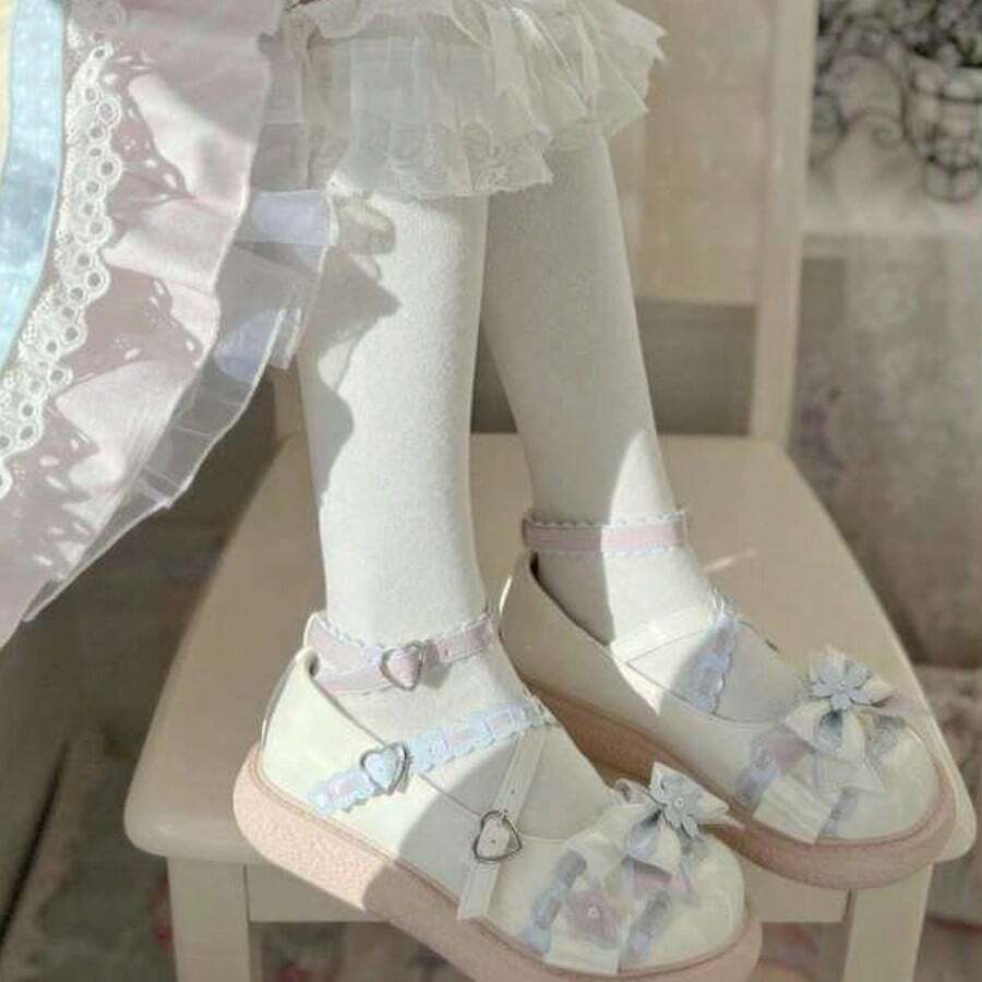 Süße Lolita-Schuhe mit runder Spitze und magischer Karte