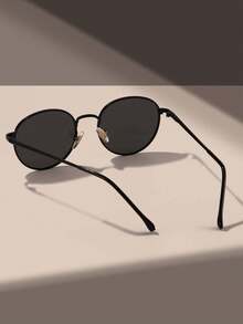 1 Pair Unisex Retro Round Metal Sunglasses, Suitable For Electronic Music Festivals, Travel, Vacation, Sports, Driving, Festivals, Beach, Outings, Summer Accessories, Family Outings, Golf, Hiking, Elegant Attire, Street Style Accessories, Vacation Atmosphere, Sports, Parties, Outdoor Activities, Street Style, Fishing, Outdoor Activities, Holidays, Vacation - Black - View 4