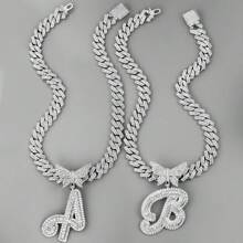 2 pièces Pendentif lettre papillon scintillant pour femmes, chaîne en alliage de zinc plaquée de rhinestones AAA chatoyants. Bijou parfait pour les fêtes, anniversaires, Noël, la Saint-Valentin et le port quotidien - Idée de cadeau pour maman, Fête des mères