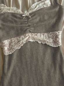 Women Y2K Vintage Lace Trim Cami Top 2000s Aesthetic Slim Fit Milkmaid Vest Cottage Crop Tank Top Coquette Clothes - Màu xám đen - Xem 3