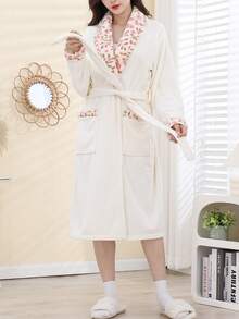 1pc Women's Floral Lace Trim Hooded Robe, Cute & Versatile - White Lace Bathrobe - View 4