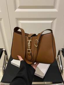 高品质超大女士户外休闲单肩腋下包，全新设计，简约而不失优雅复古小众便携高档户外休闲法棍包，时尚、优雅、简约、个性、多用途、经典，适合通勤、办公、约会、日常使用、购物、下午茶