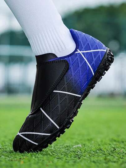 1 Pair Of Children's PU Leather Wear-Resistant, Broken Nail Anti Slip Professional Children's Football Shoes Suitable For Daily Exercise In All Seasons