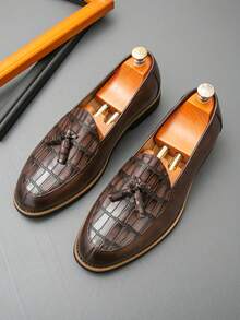 Classic Retro Men's Slip-On Loafers With Tassels, Elegant Gentleman's Leather Shoes With Luxurious And Soft Comfortable Feel, Suitable For Casual, Business, Formal Occasions Like School, Graduation, Office, Party, Wedding. Please Order One Size Up As The Sizing Runs Small, Suitable For Spring, Summer, Autumn Formal/Business Formal