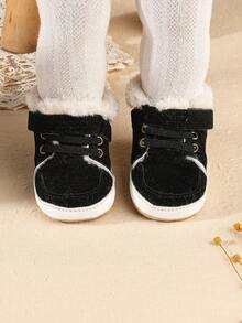 1 双可爱踝靴，温暖柔软的婴幼儿鞋，0-1 岁，男女通用，钩环闭合，防滑橡胶鞋底设计