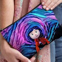 1 件，万圣节恐怖电影“Button Mom”图案印花化妆包 - 黑暗学院风格可重复使用药包，电影爱好者卡通美学铅笔袋化妆包，旅行和化妆品收纳袋 - 适合学校、家居装饰、珠宝收纳、零食袋、9 英寸 * 6 英寸旅行必需品假期暑假返校学校用品袋女士旅行包化妆包