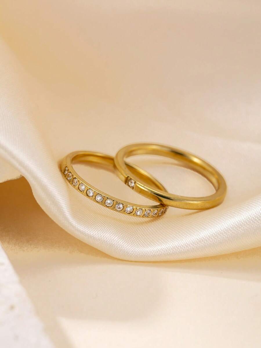 2 件奢华不锈钢戒指，含 1 颗钻石和 16 颗钻石，钛钢首饰，适合女性日常佩戴 - 金色 - 查看 1