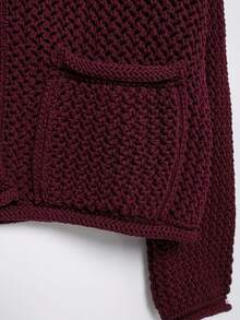 女士红色镂空金色纽扣圆领带口袋开衫