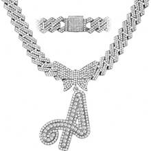 2 pièces Pendentif lettre papillon scintillant pour femmes, chaîne en alliage de zinc plaquée de rhinestones AAA chatoyants. Bijou parfait pour les fêtes, anniversaires, Noël, la Saint-Valentin et le port quotidien - Idée de cadeau pour maman, Fête des mères