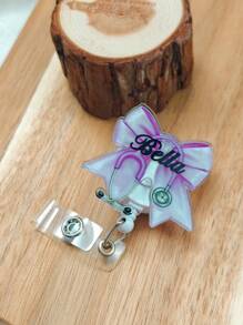 Spersonalizowana rolka z identyfikatorem, Rolka z identyfikatorem pielęgniarki z imieniem, Rolka z identyfikatorem kokardką, Rolka z identyfikatorem pielęgniarki, Rolka z identyfikatorem flebotomisty, Rolka z identyfikatorem pielęgniarki, Uchwyt na identyfikator, Prezent dla pielęgniarki, Przybory szkolne, Powrót do szkoły, Prezent do szkoły, Do biura, Do szkoły, Do klasy, Dla nauczyciela, Na uniwersytet, Dla kolegi, Do akademika, Dla nauczyciela, Uczniowie gimnazjum, Uczniowie liceum, Dodatki odzieżowe, Szykowna jesień, Użytkowy szyk