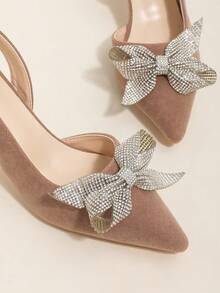 1 paire d'élégants talons hauts à bout pointu, matériau aspect avec décoration nœud strass, talon carré doré, convient pour le mariage