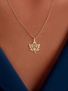suteyi 极简主义叶子项链，枫叶吊坠，自然风格珠宝 - 不锈钢枫叶镂空项链 - 彩色 - 查看 6