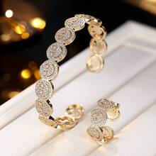 Modny minimalistyczny okrągły uśmiechnięty twarz miedziany cyrkonia sześcienna dekoracyjny dodatek, odpowiedni na imprezy i spotkania