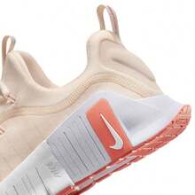 Nike 女款 Free Metcon 6 系列防滑多功能健身深蹲硬拉 Crossfit 训练鞋