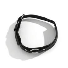 1 pieza Brazalete ajustable de estilo punk gótico para hombres - Moda callejera de piel sintética negra, detalle de remaches, hebilla cuadrada de metal - Accesorio elegante para fiesta y Día de San Valentín Guantes blancos