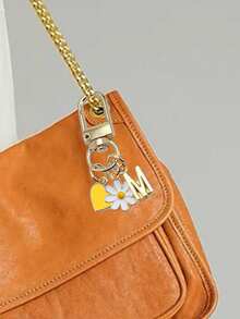 1pc Personalized Yellow Heart Pendant, Customizable With Initial Letter & Daisy Pattern, Heart Pendant, Daisy Keychain, Letter Keychain, Heart Keychain Accessory, Customized Bag Charm, Gift, Keychain, Unique Phone Accessory, Minimalist Design - Multicolor - View 4