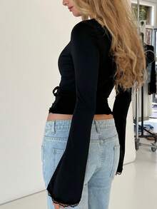 Womens Y2k Lace Sheer Mesh Crop Tops Long Sleeve Deep V Neck Cross Wrap Blouses Slim Fit Fairy Coquette T-Shirts - 黑色 - 查看 2