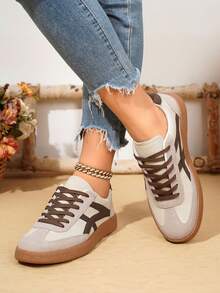 Sneaker casual con lacci da donna, stile preppy per ufficio/scuola, in patchwork beige e marrone, scarpe da running retrò alla moda per sport all'aperto, adatte per primavera/estate/autunno