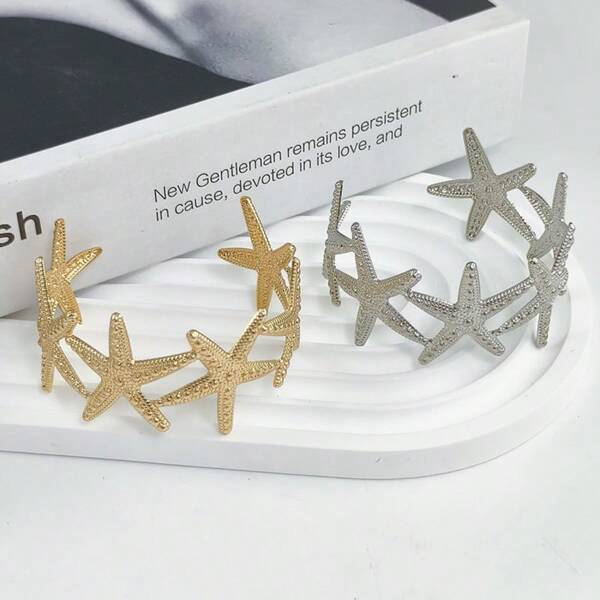 سوار فضي معدني قابل للتعديل بسيط مع تميمة نجمة البحر والخماسي الأضلاع، بتصميم صيفي شاطئي