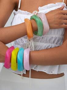 1 Stück geometrisches Batik-Harz Halbmond Strandarmband für Frauen, asymmetrischer Azetat-Armreif, modisch & vielseitig