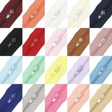 20种颜色，#3尼龙拉链，1套（177.16英寸/450厘米/5码拉链+10个配套拉链头），多种颜色可选，可剪裁成任意长度，适用于服装、家纺、箱包、玩偶 - 彩色 - 查看 5