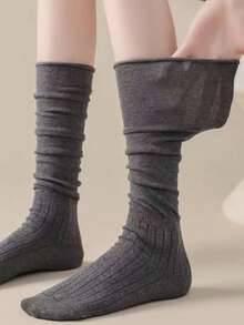 1双黑色中筒袜，女士款，学院风，适合春秋季穿着，Y2K风格，舒适保暖