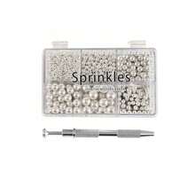 خليط من الرش السكري الفضي - حبات حلوى قابلة للأكل مع قلم رش ذو 4 مخالب، 118 جرام/4.16 أونصة، عبوة هدايا، ديكورات كعكة، إضافات آيس كريم وزينة البسكويت، لوازم حفلات الزفاف وعيد الميلاد