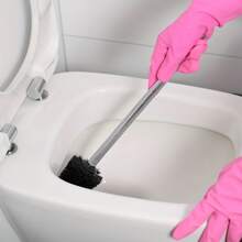 一套带不锈钢手柄、耐用硬毛的马桶刷，适用于浴室清洁，白色/黑色
