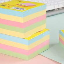 76 mm Notes adhésives de quatre couleurs pour la saison de retour à l'école, documents, articles de papeterie de bureau, notes adhésives et notes créatives d'étudiant pouvant être détachées