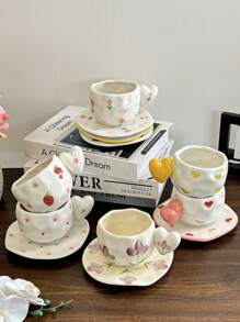 Cabin Kangaroo 1 套手工制作的不对称心形陶瓷杯碟套装，日式高品质釉下花卉装饰，适用于水、牛奶、茶、咖啡、办公室、生日、节日礼物