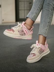 经典复古风格女士休闲鞋，柔软平底轻便，适合活跃户外活动，粗鞋带-随机印花鞋面/神秘森林彩绘，ALAN DAISY-适合户外活动，返校必备/滑板鞋（粉色系列）