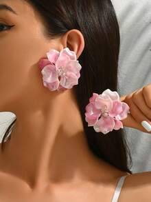 一对手工制作的夸张彩色3D花卉水晶巴洛克耳环，飘逸优雅的耳环，适合女性日常、度假、派对佩戴（请注意，由于拍摄角度和光线原因，可能存在色差） - 粉色 - 查看 1