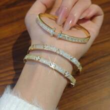 1pc Women's Fashionable Crystal Embellished Bracelet, Personalized Minimalist Letter Design Bracelet, Luxury Jewelry For Weddings, Parties, Perfect Gift For Valentine's Day, Mother's Day