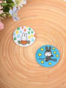 Hasbro Badge épingle broderie Miffy en sachet surprise - pour sac à dos, vêtements et accessoires - cadeau d'anniversaire et de Noël 1 pièce (livraison aléatoire)